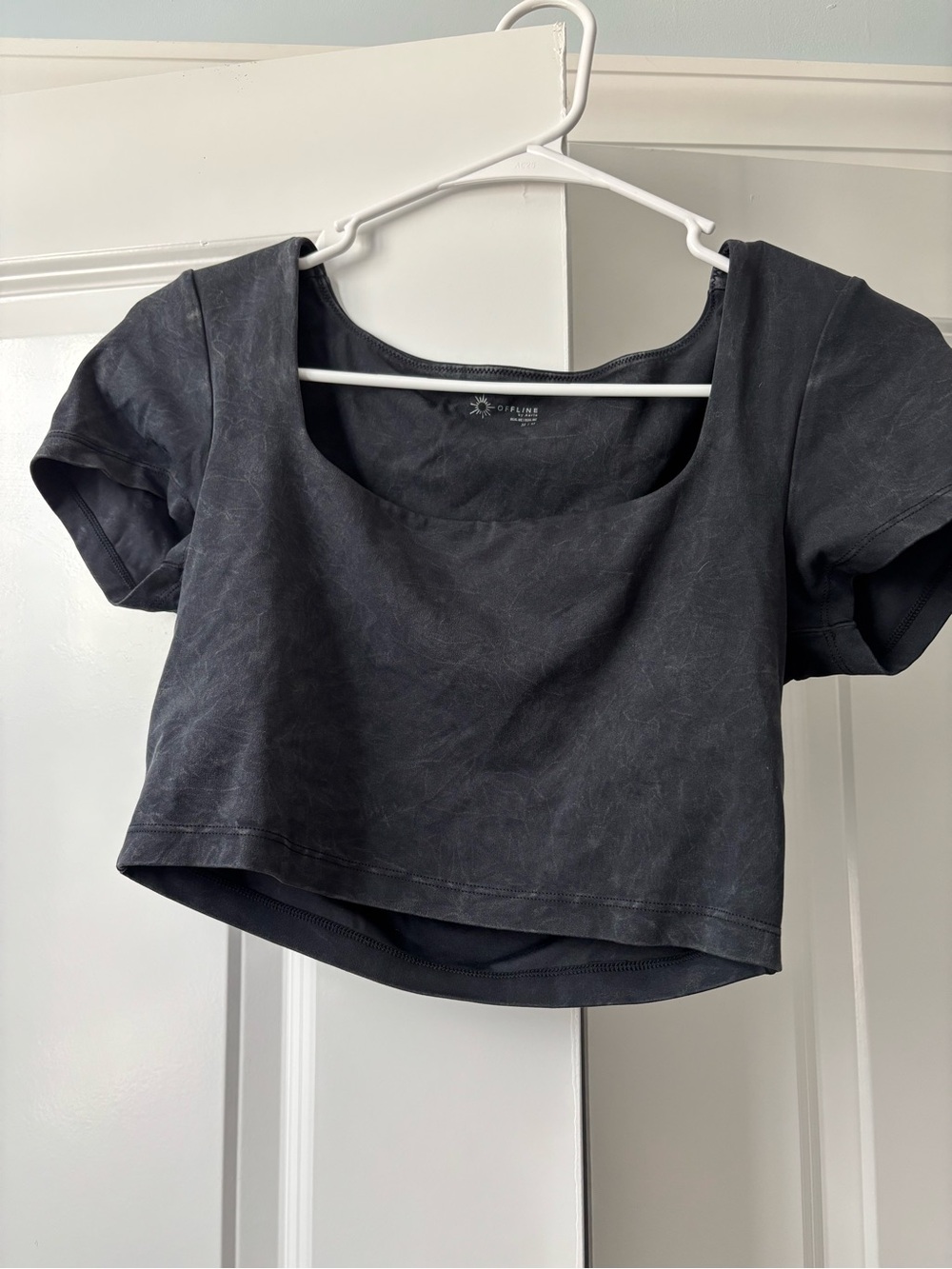 aerie Black Scoop Neck Short Sleeve Crop Top